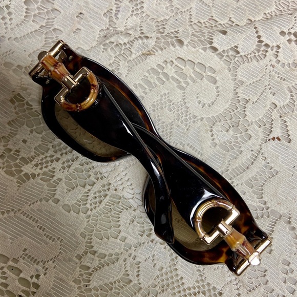 Gucci, Italy, GG29701S BrownTortoise Sunglasses with Original Case - Picture 5 of 16